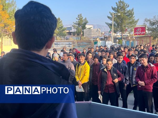  بیست و هفتمین دوره انتخابات شورای دانش‌آموزی در دبیرستان نمونه آیت‌الله خامنه‌ای کاشمر