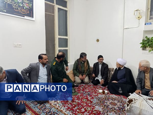 دیدار با خانواده شهدا در خلیل آباد