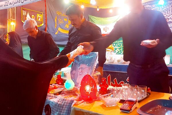 شام غریبان خورشید؛ جلوه‌های سوگواری مردم آباده در رثای رهبر شهید
