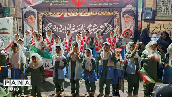 سفیران سلامت ناحیه شش در میدان دانشجو گرد هم آمدند