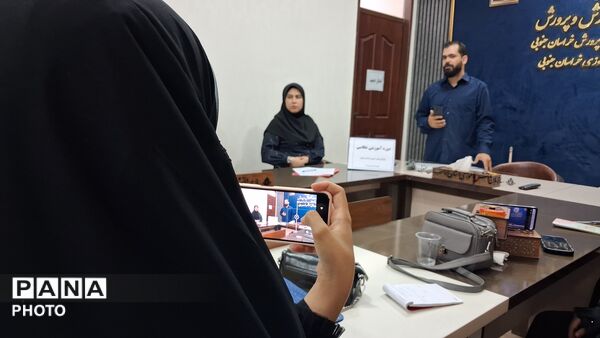 دوره آموزشی عکاسی در سازمان دانش آموزی