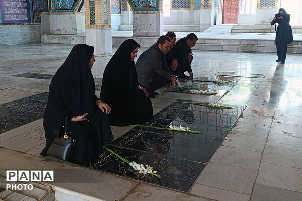 ادای احترام به شهدا و تجلیل از مربیان بهداشت در خراسان شمالی