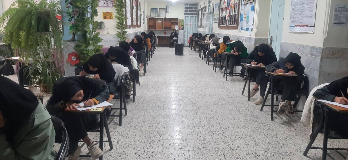 حوزه امتحانی در دبیرستان نمونه شهید محمدی پور خلیل آباد 