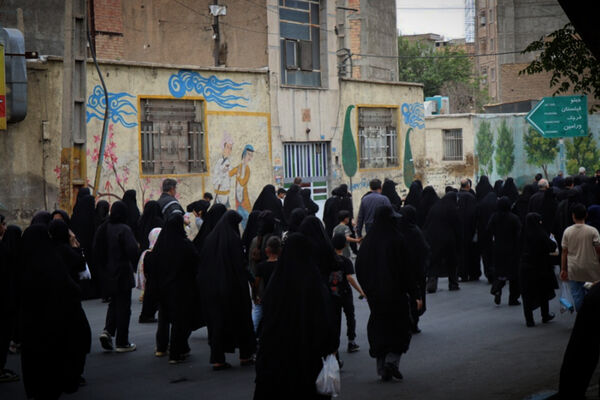 از کودک تا بزرگ پای مکتب حسین(ع)