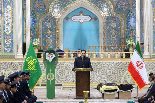 آیین سیاهپوشی حرم حضرت معصومه(س) در آستانه ماه عزاداری سیدالشهدا(ع)