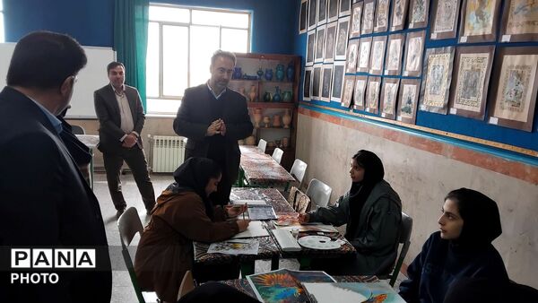 نمایشگاه هنر نقاشی ایرانی و کارگاه خیاطی هنرستان چمران نظرآباد