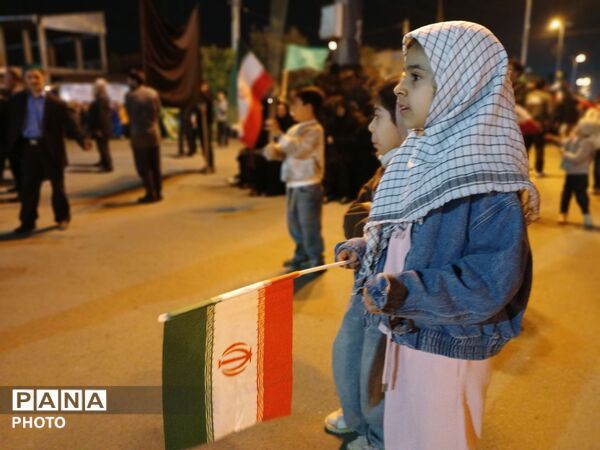 فرهنگیان و دانش آموزان گلستان همچنان پای میدان