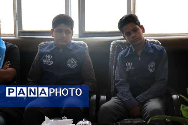 دیدار دانش‌آموزان پسر پیشتاز با مدیر سازمان دانش‌آموزی خراسان رضوی