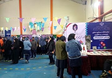 نمایشگاه دستاوردهای پژوهشی و فناوری در دبیرستان شهید احمدی روشن به پایان رسید