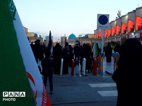 حضوری از جنس نور در چهلم رهبر انقلاب