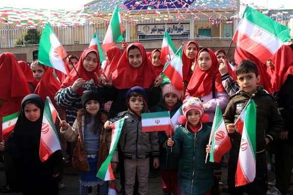 حضور پرشور مردم بهارستانی در راهپیمایی ۲۲ بهمن