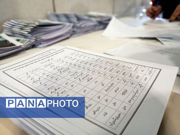 جلسه اولیا و مربیان در دبیرستان بهرام رزمی