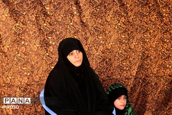 جلوه‌هایی تماشایی از حضور کودکان و نوجوانان مارگونی در غم شهادت امام خامنه‌ای(ره)