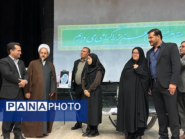  رونمایی از چهار کتاب در شب شعر خلیل‌آباد