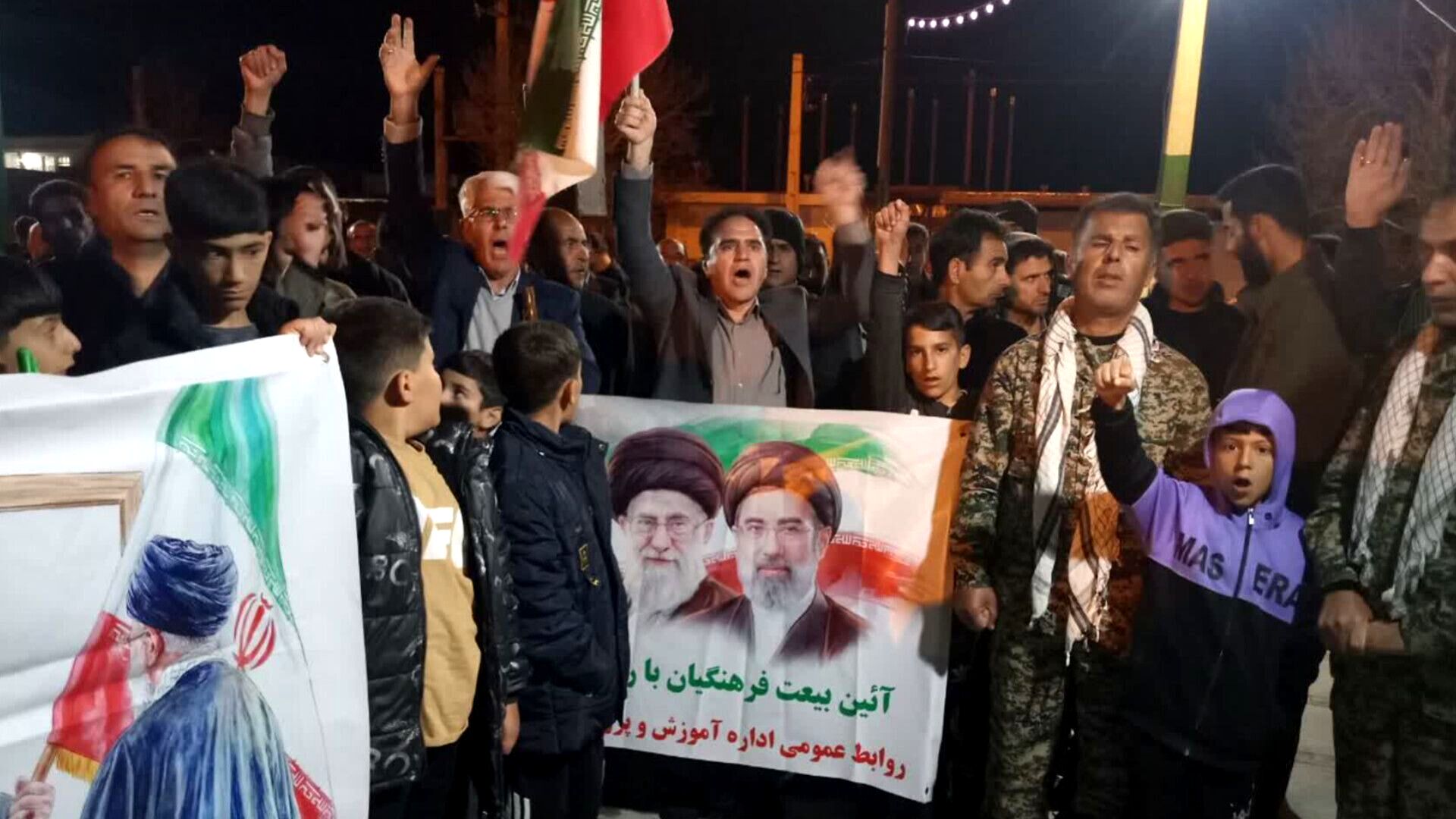 اتحاد فرهنگیان، دانش‌آموزان و مردم کوهنانی شب بیعت با رهبری