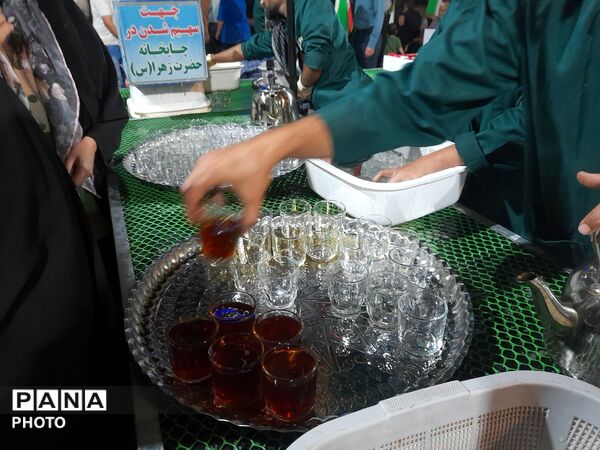  خدمت رسانی چایخانه حضرت زهرا 