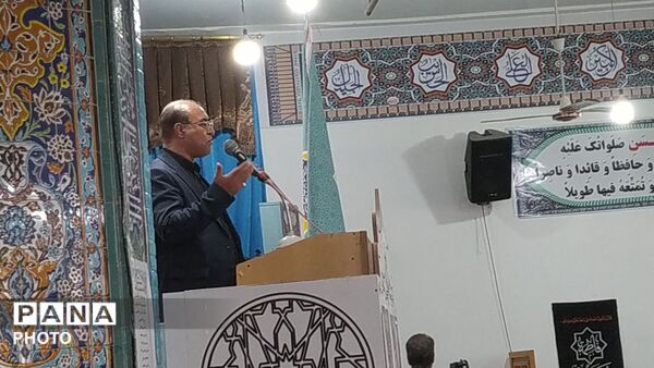 باید برخاست؛ امروز ایران به احترام رهبر شهید ایستاده است