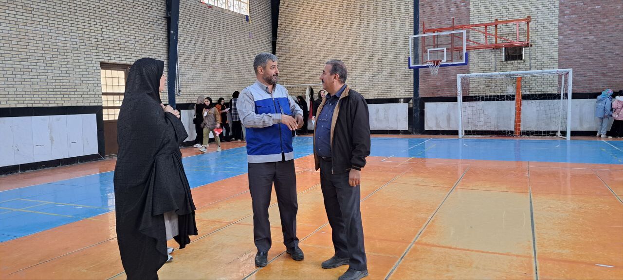 مسابقات طناب‌کشی و دارت در سالن زینبه شهرستان شیروان
