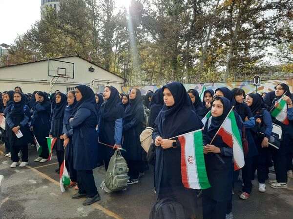 طلوعی تازه برای دانش‌آموزان دبیرستان مصلی نژاد حضرت زهرا در اول مهر