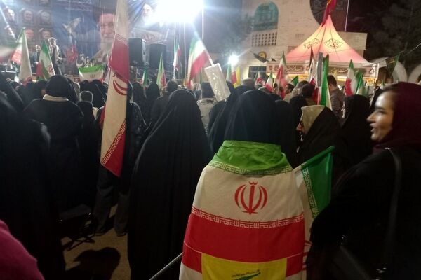 تجمع خودجوشانه مردم برای خونخواهی رهبر شهید
