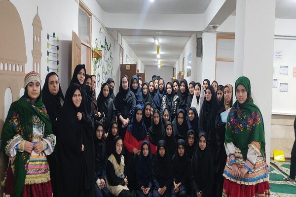 اجلاس استانی ویژه مدیران دبیرستان‌های نمونه دولتی و شبانه‌روزی استان خراسان رضوی در دبیرستان دخترانه شهید مجید دهنوی