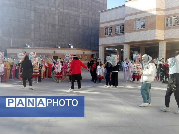 برگزاری المپیاد ورزشی درون مدرسه‌ای در دبستان امام خمینی(ره) بجنورد