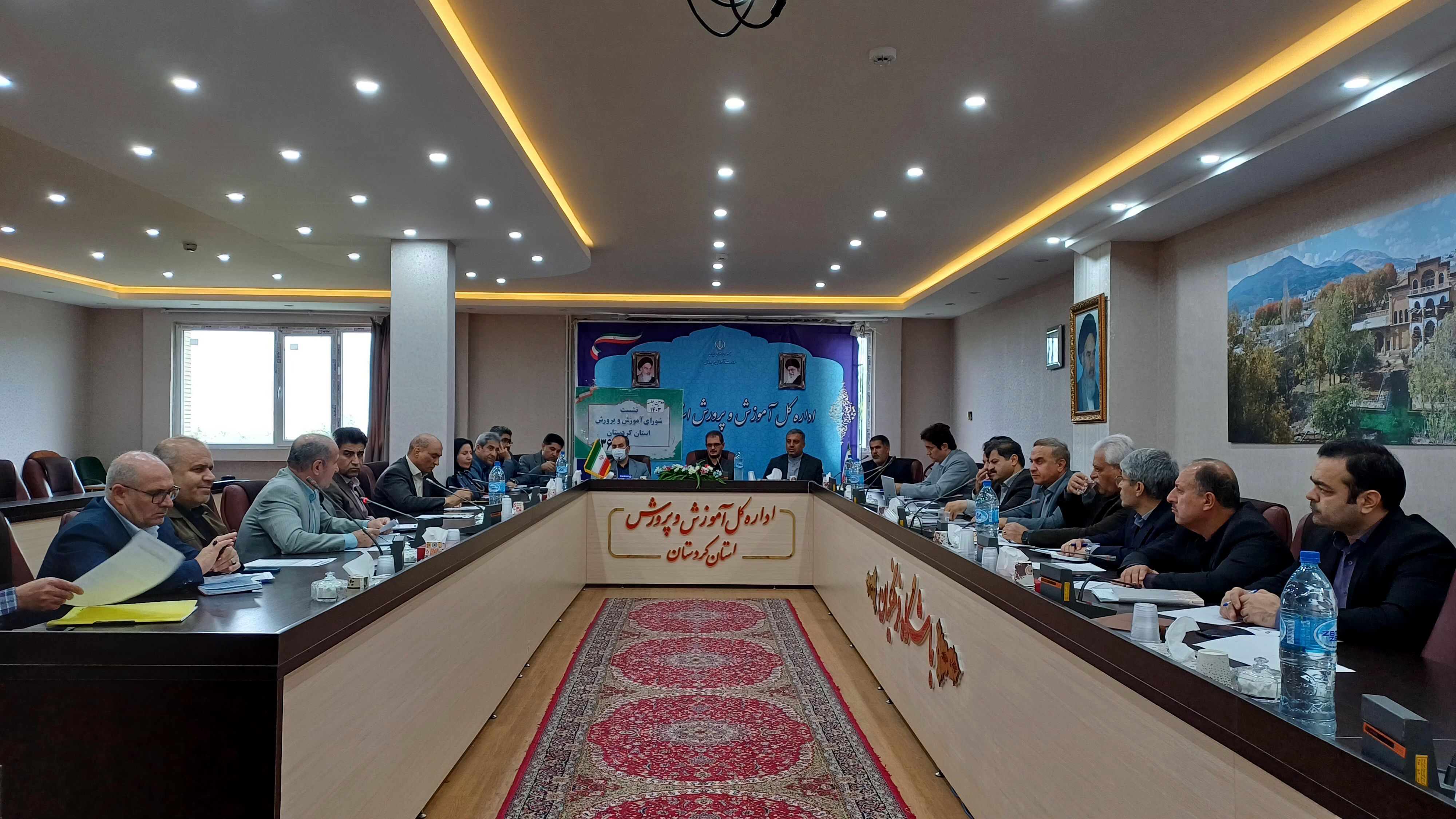 کمک به مدارس غیردولتی درچارچوب قوانین انجام شود