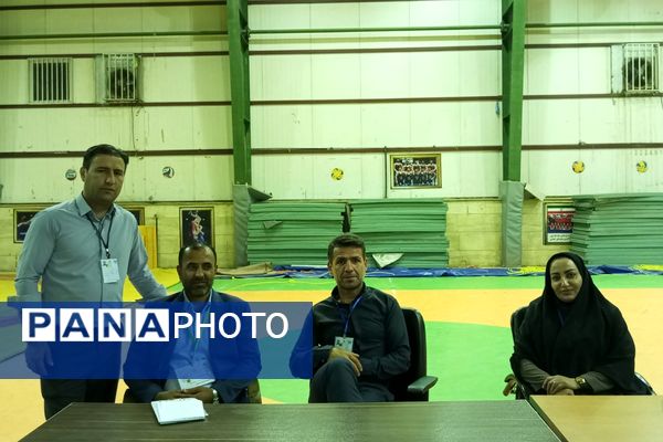 حضور پرشور کودکان در کنار والدین پای صندوق‌های رای نصیرشهر 