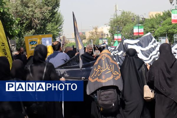 قدم به قدم در مسیر عاشقی اباعبدالله‌الحسین‌(ع)