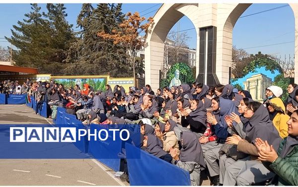 مسابقات بین مدرسه ای جام اقتدار ایران دردبیرستان دوره اول آرمینه مصلی نژاد ناحیه ۶