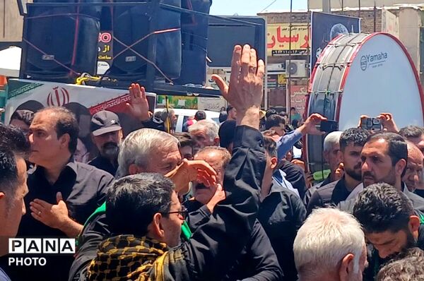  برافراشته شدن پرچم های «یالثارات‌الحسین» بر دوش عزاداران حسینی کامیاران