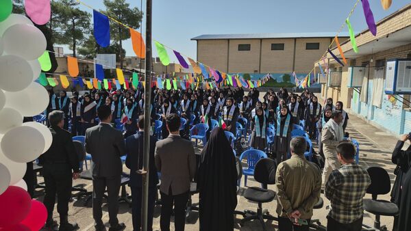 زنگ آغاز سال تحصیلی در سروستان نواخته شد