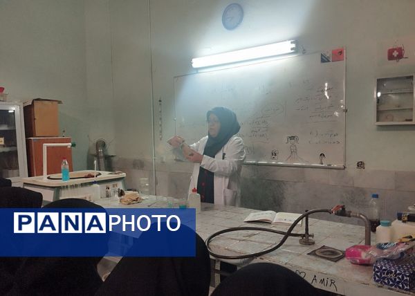 بازدید دانش آموزان کاشمری از پژوهش سرا