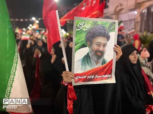 طنین «باید برخاست» در دویست و بیست و پنجمین شب تجمعات مردم ساوجبلاغ