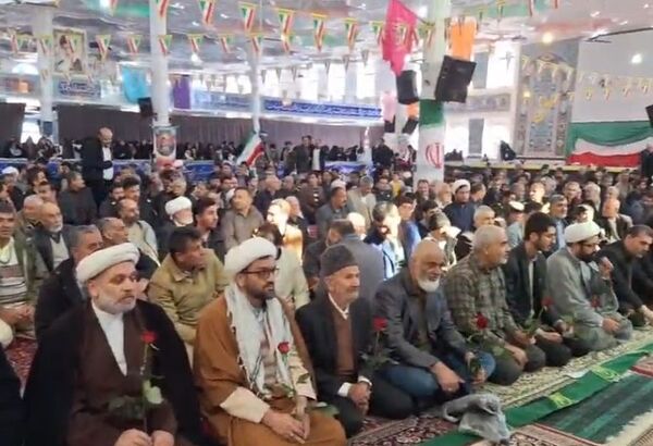 برگزاری آیین گلباران تمثال امام خمینی (ره) در تربت جام 