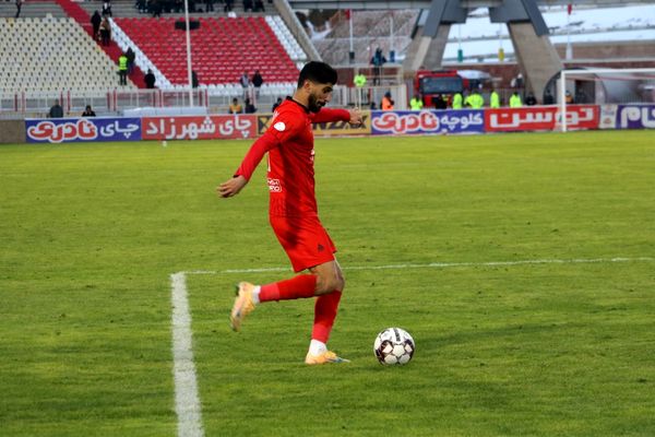 بازی تراکتور و ملوان در تبریز