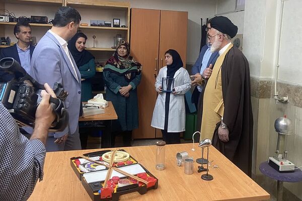برگزاری مسابقات آزمایشگاهی در مدارس ناحیه دو شهرری 