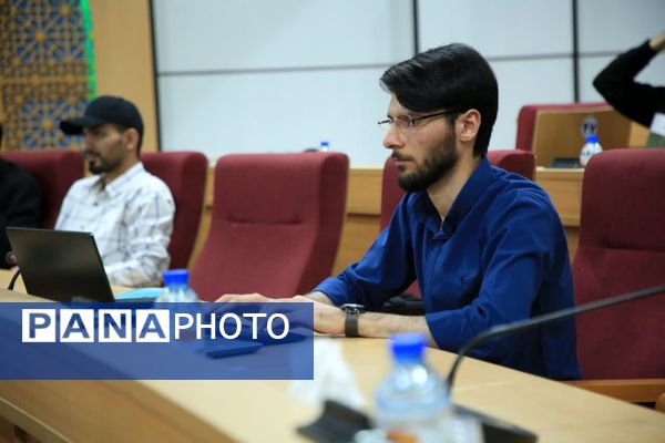 نشست صمیمی مدیران رسانه با استاندار قم