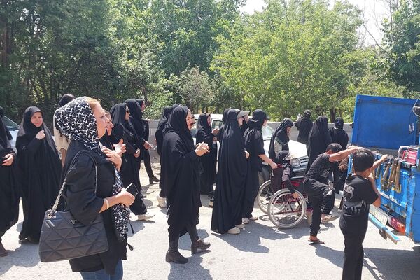 مراسم عزاداری و زنجیر‌زنی روز عاشورا در بوانات
