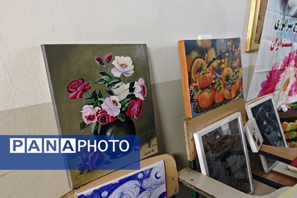 برگزاری نمایشگاه آثار هنری دانش‌آموزان در دبیرستان هوشنگی