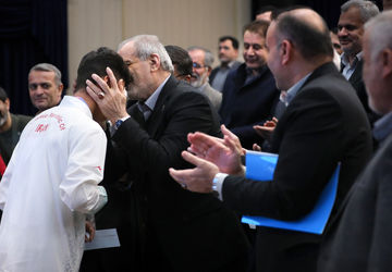 یادگار یک معلم برای فرزندان ایران و طلایی جهانی که وقف عدالت آموزشی شد 