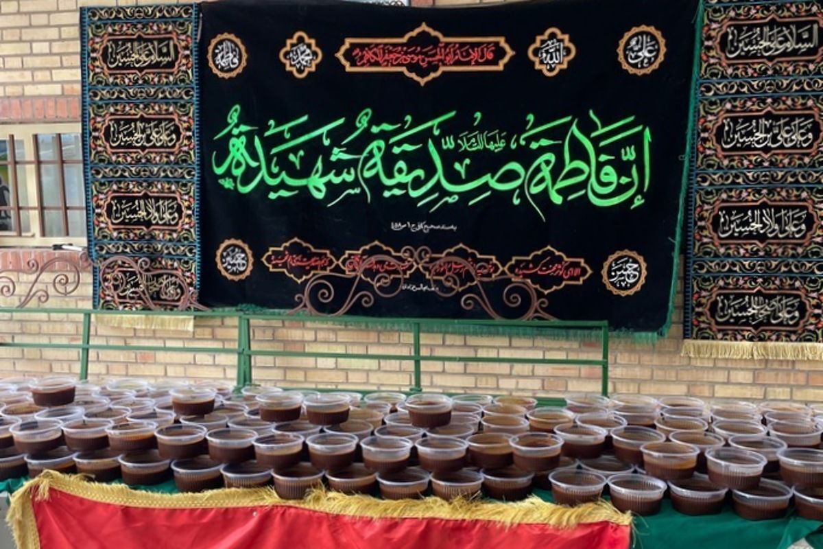 میزبانی نذر سمنو در دبیرستان ساره ورامین، همزمان با آغاز ایام فاطمیه