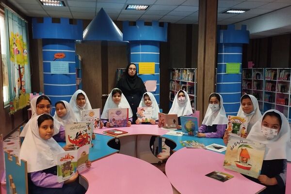  پیوند دانش‌آموزان دبستان سرای دانش با فرهنگ کتاب و کتابخوانی