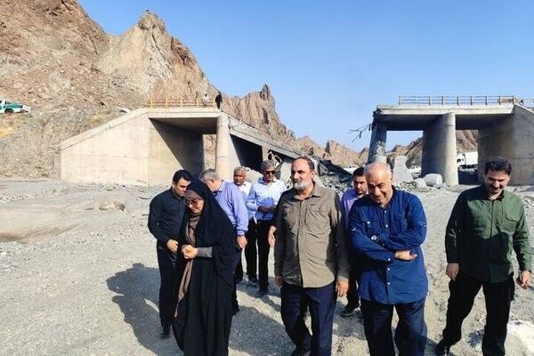 عملیات بازسازی محورهای مواصلاتی هرمزگان بدون وقفه ادامه دارد