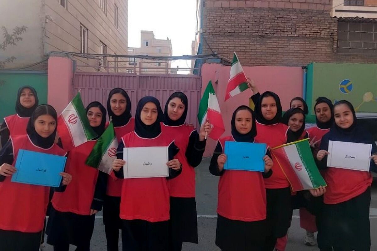 گرامیداشت هفته تربیت بدنی در مدارس دکتر رزمی و شهید مجید مجیدی ناحیه دو شهرری 