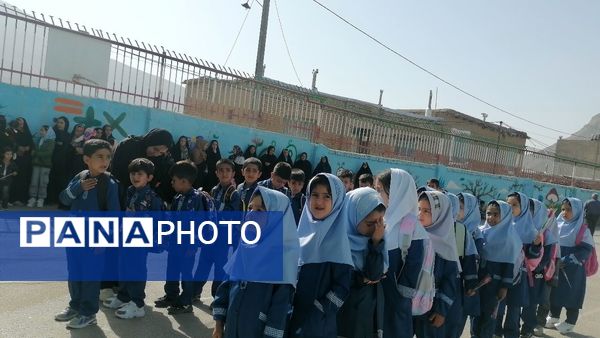 جشن شکوفه های کلاس اولی در دبستان شهید سید خلیل رضوی شهر بارنیشابور
