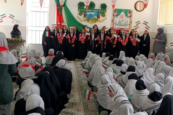 یاوران انقلاب در دبستان خدیجه کبری ابرکوه