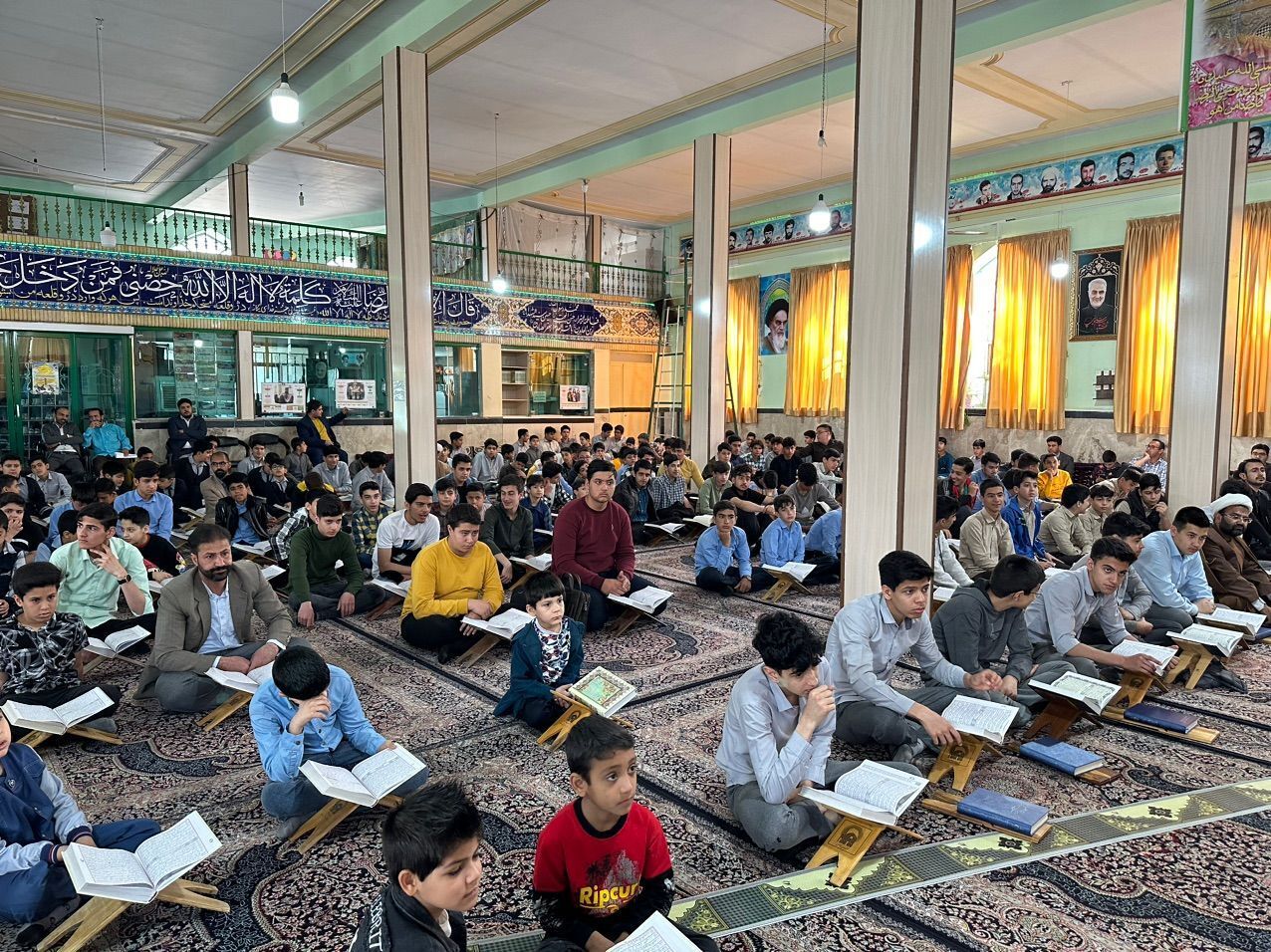 محفل انس با قرآن دانش‌آموزی یادوآره شهدای دانش‌آموز غزه در شهرستان چناران