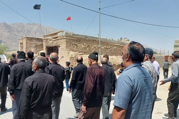 مراسم عزاداری و زنجیر‌زنی روز عاشورا در بوانات