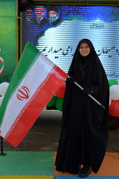 زیر پرچم ایران